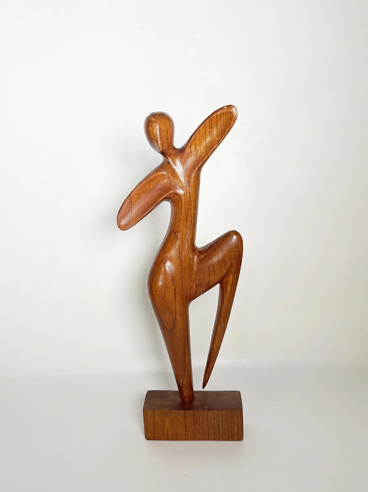 Scultura in legno raffigurante una donna, anni ’60 2