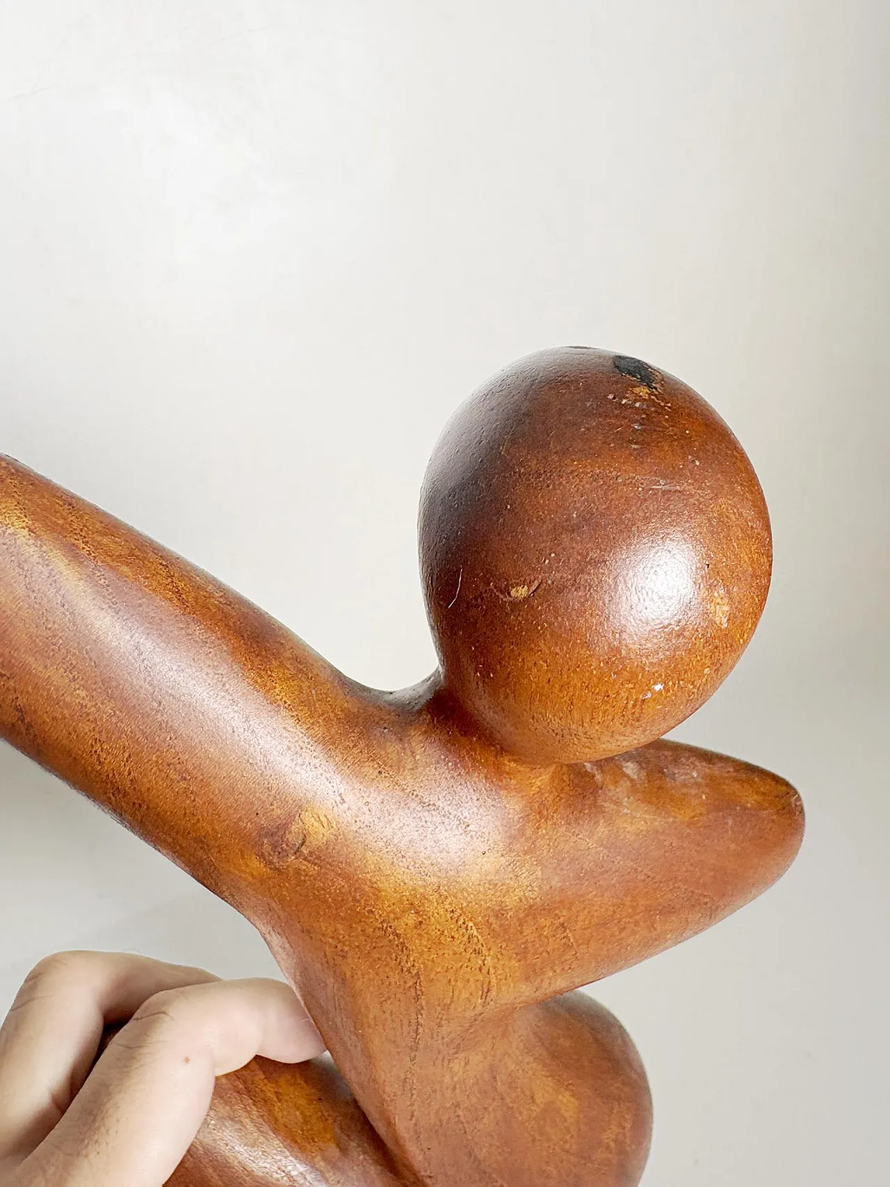 Scultura in legno raffigurante una donna, anni ’60 6