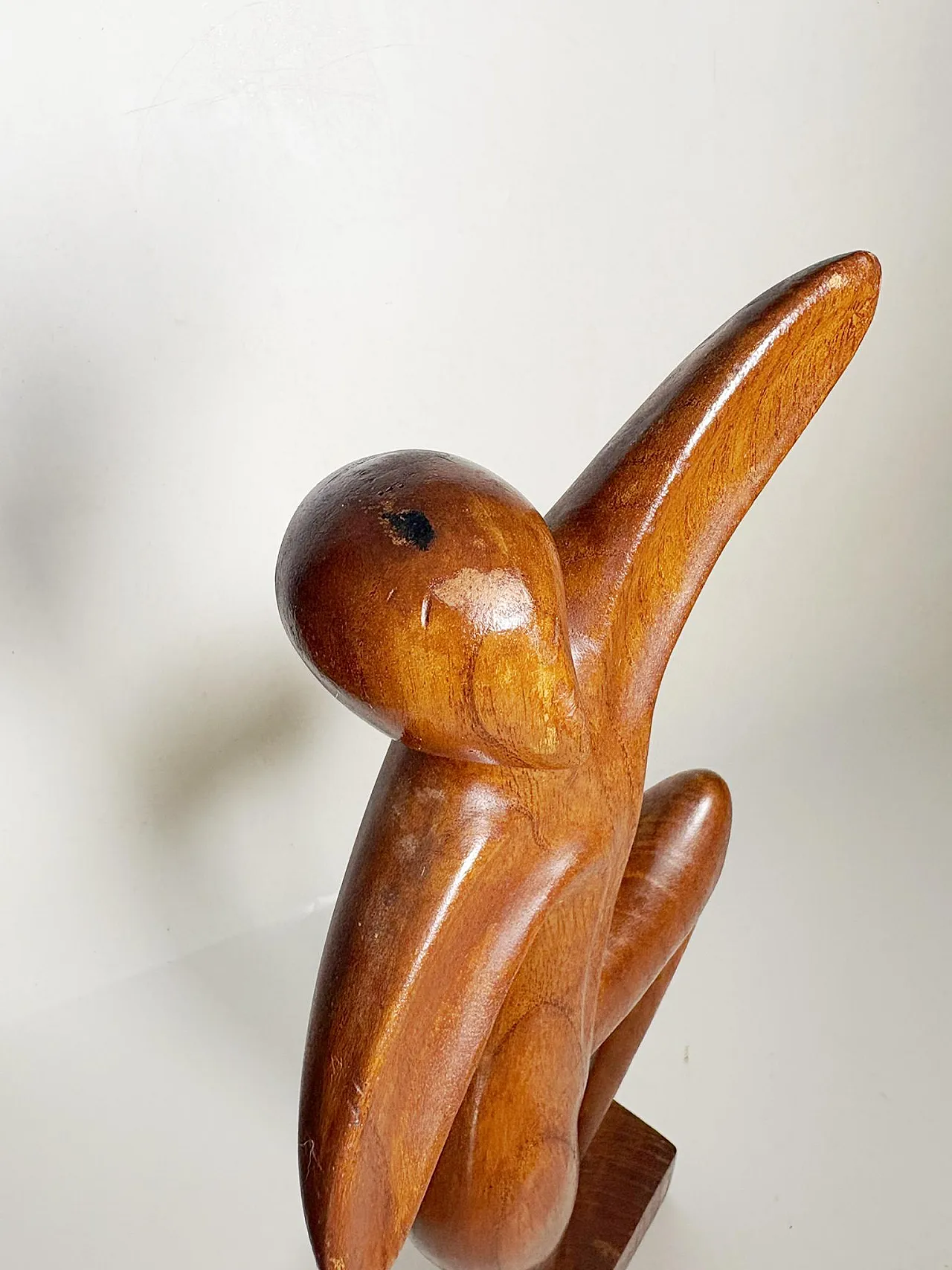 Scultura in legno raffigurante una donna, anni ’60 8