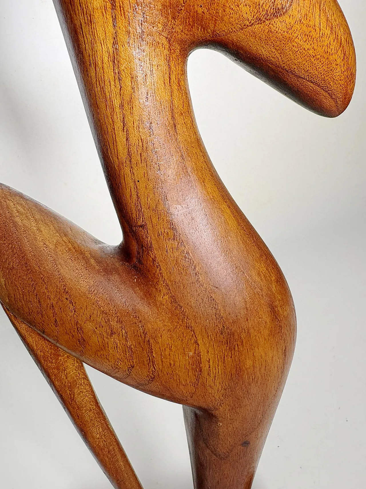 Scultura in legno raffigurante una donna, anni ’60 10