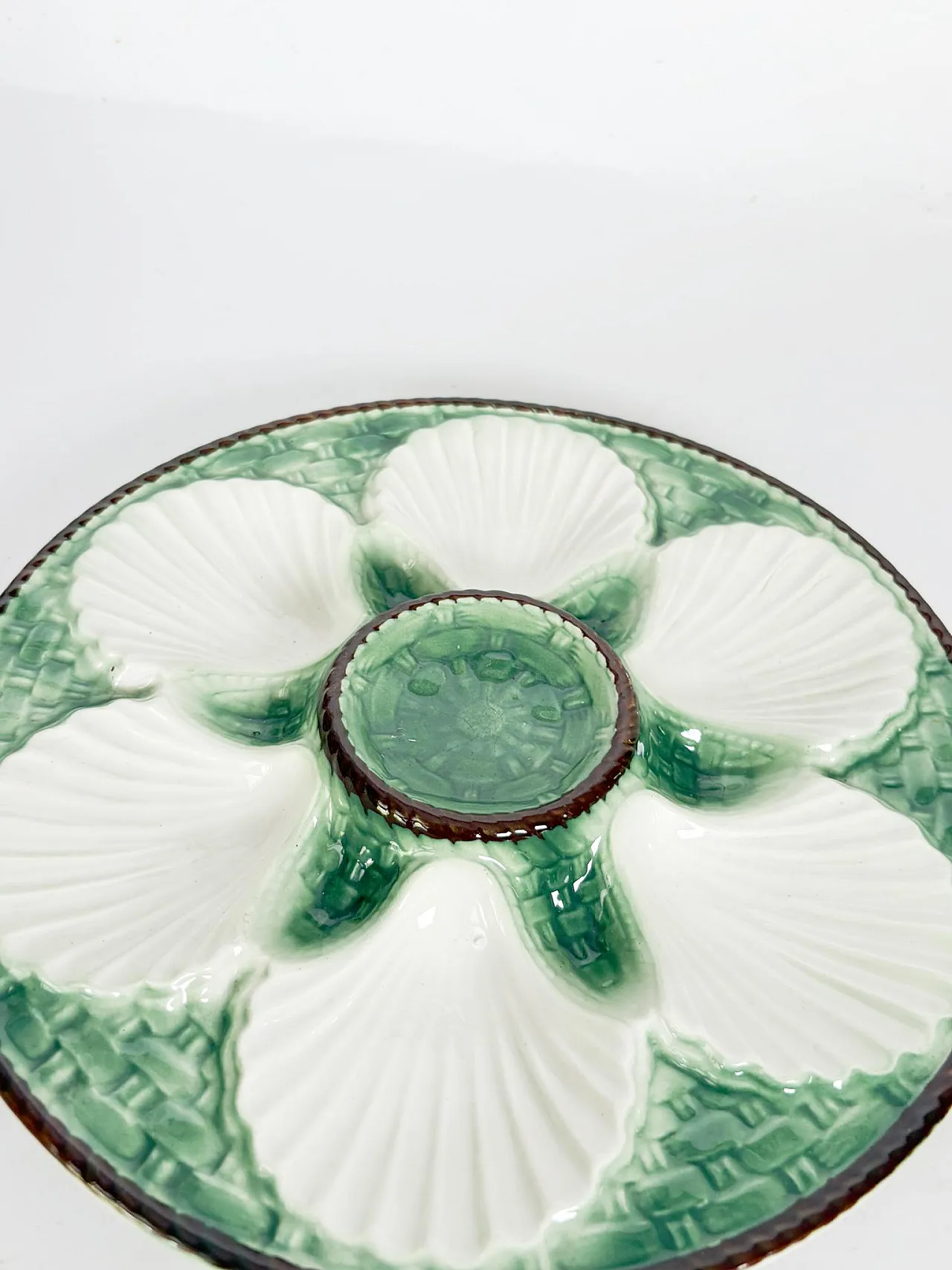 Coppia di piatti da ostriche in maiolica, anni ’20 7