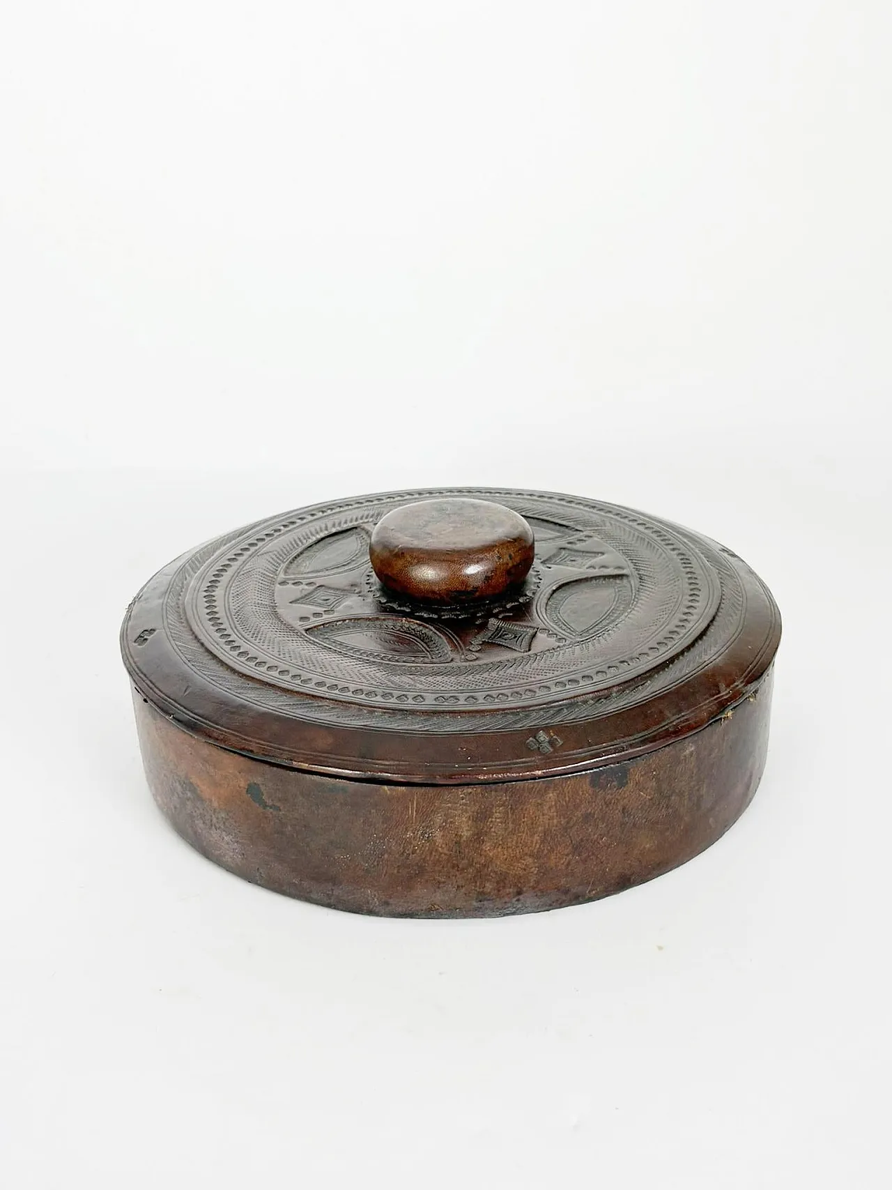 Round leather box, 1970s 2