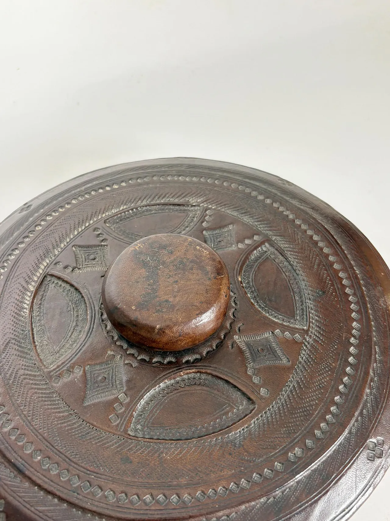 Round leather box, 1970s 5
