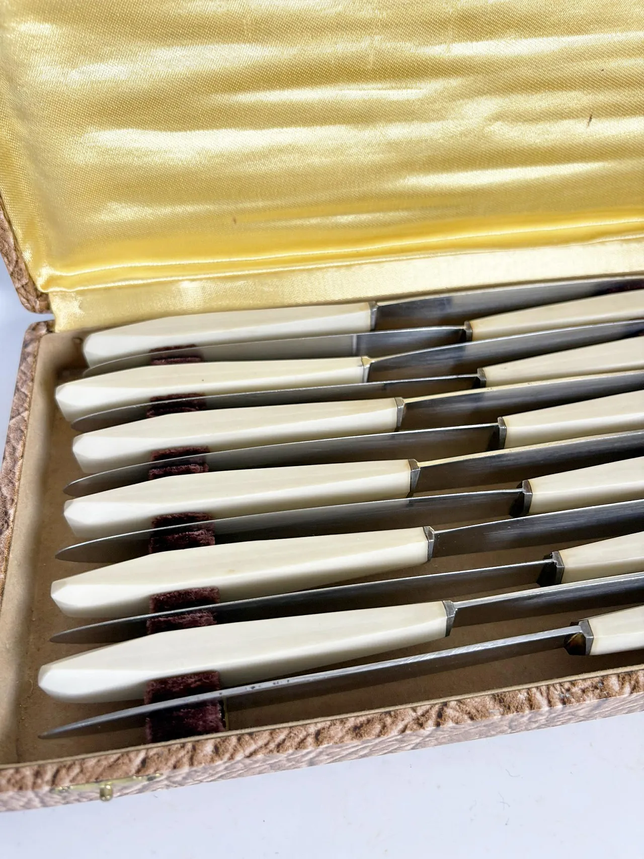 12 Coltelli in bachelite, anni '70 4