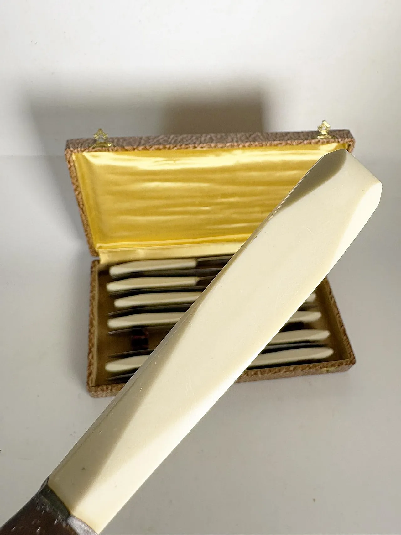 12 Coltelli in bachelite, anni '70 5