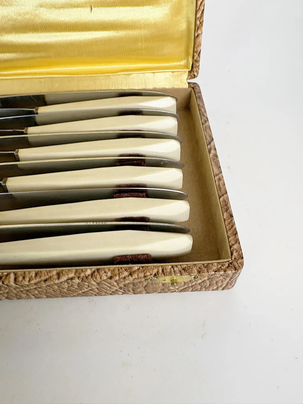 12 Coltelli in bachelite, anni '70 6