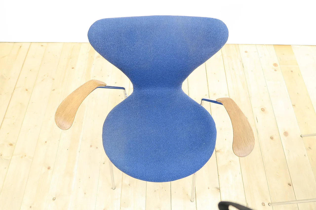 Pair of chairs by Arne Jacobsen, 1970s 4