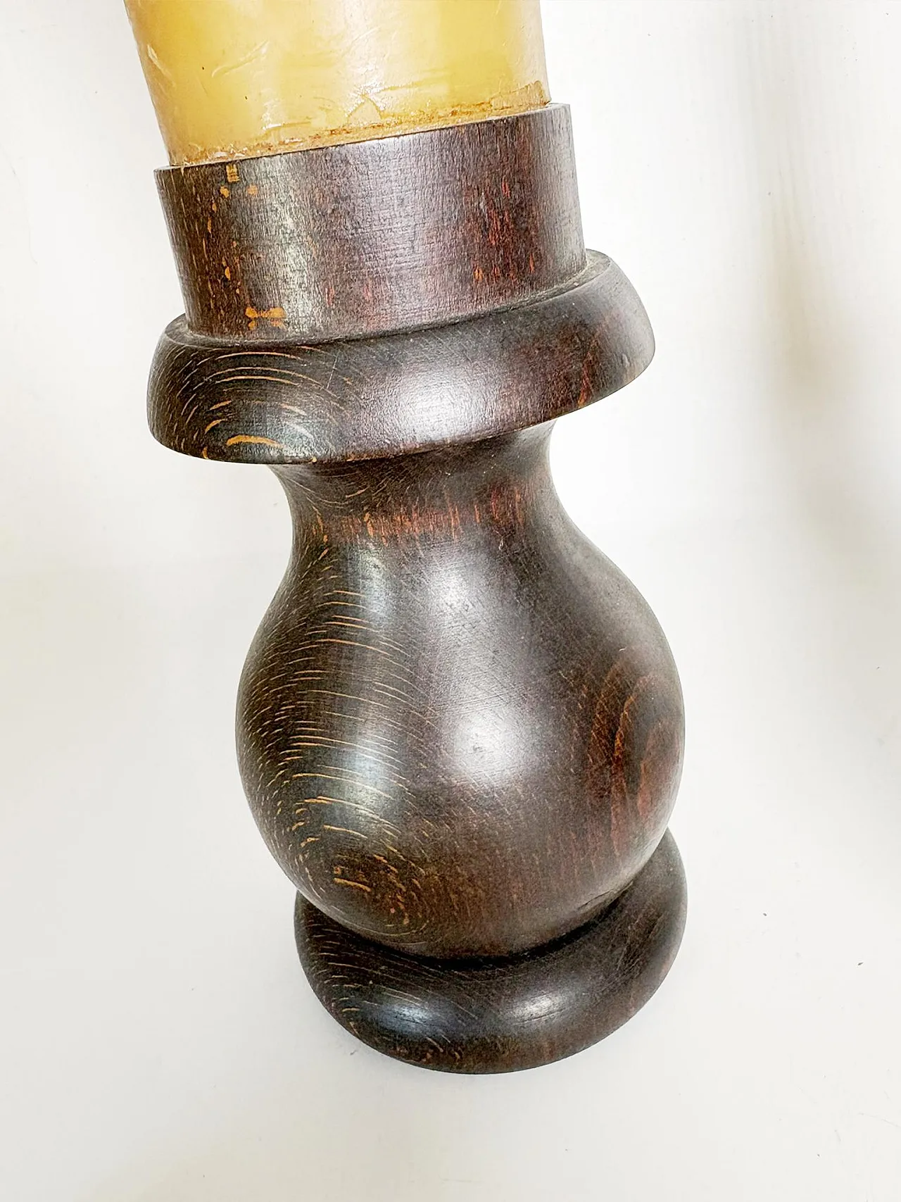 Coppia di candelieri in legno marrone, '900 9