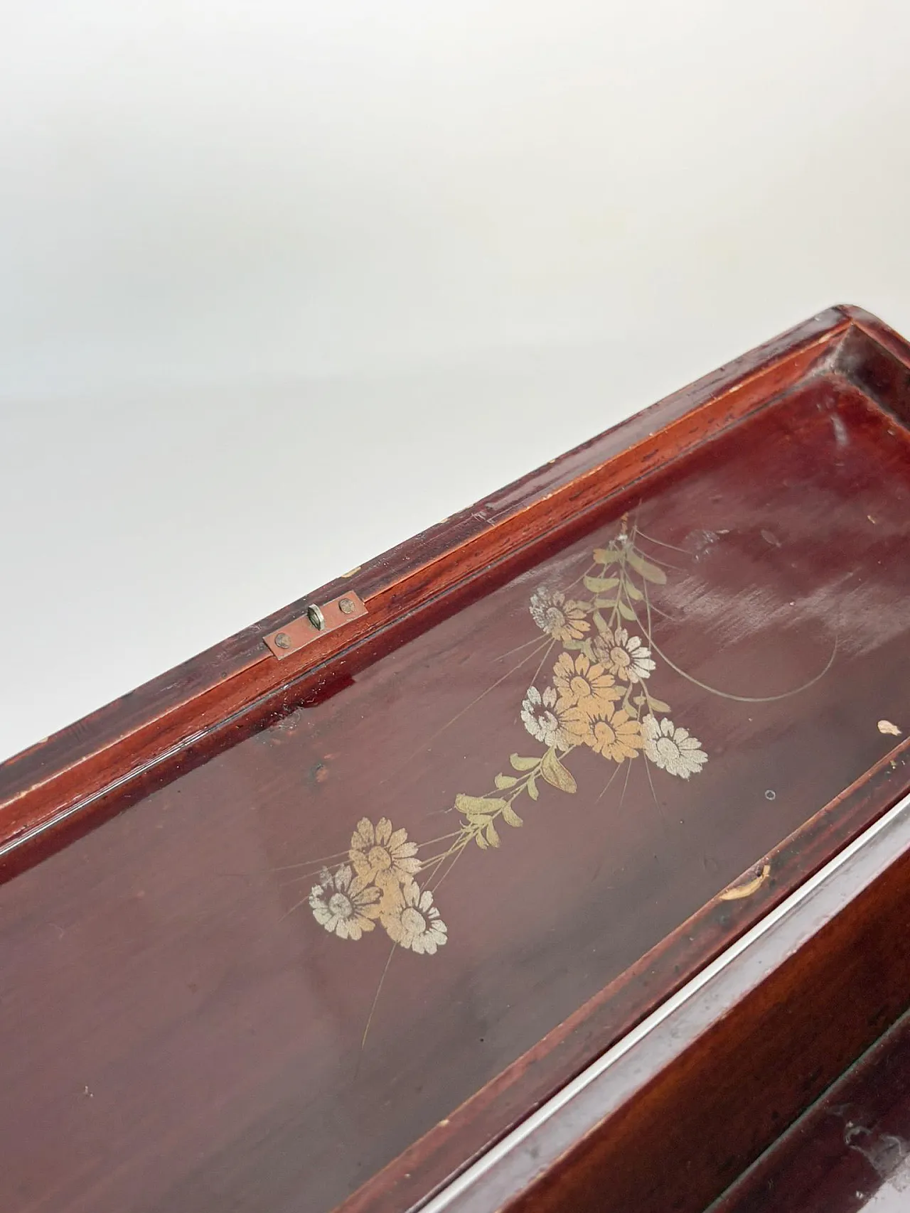 Scatola laccata con decorazione raffigurante un uccello, '800 11
