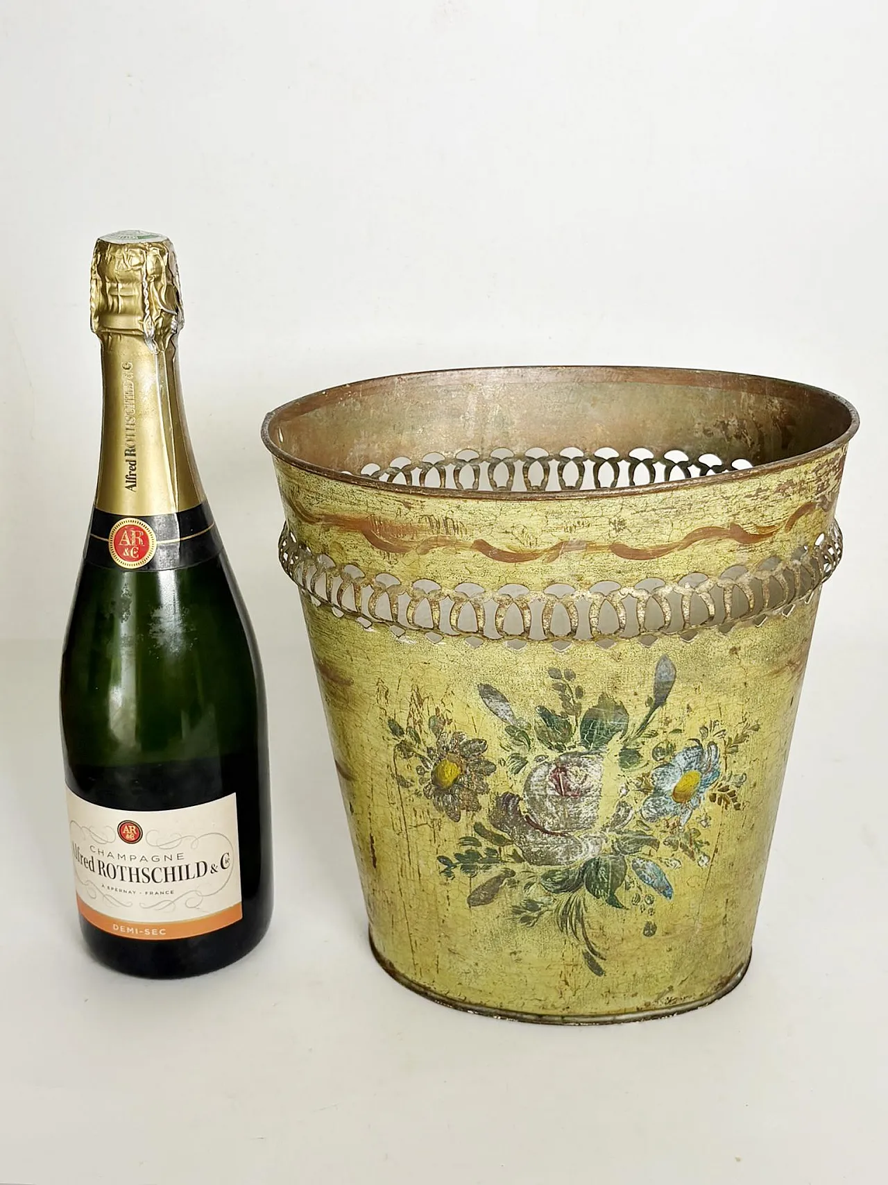 Hand-painted basket, 19th century 3