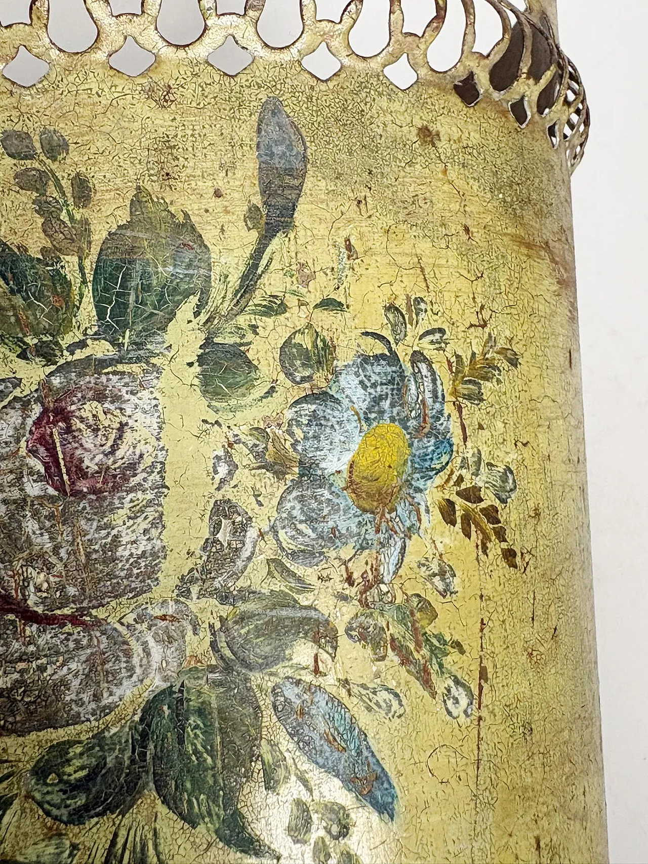 Hand-painted basket, 19th century 8