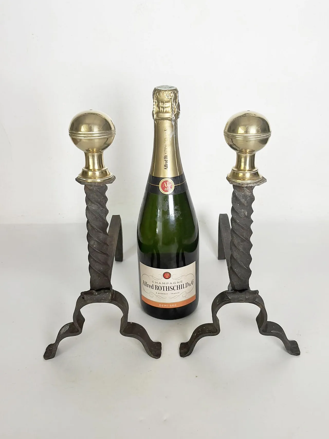 Pair of andirons in cast iron and brass, black and gold, 1960s 3