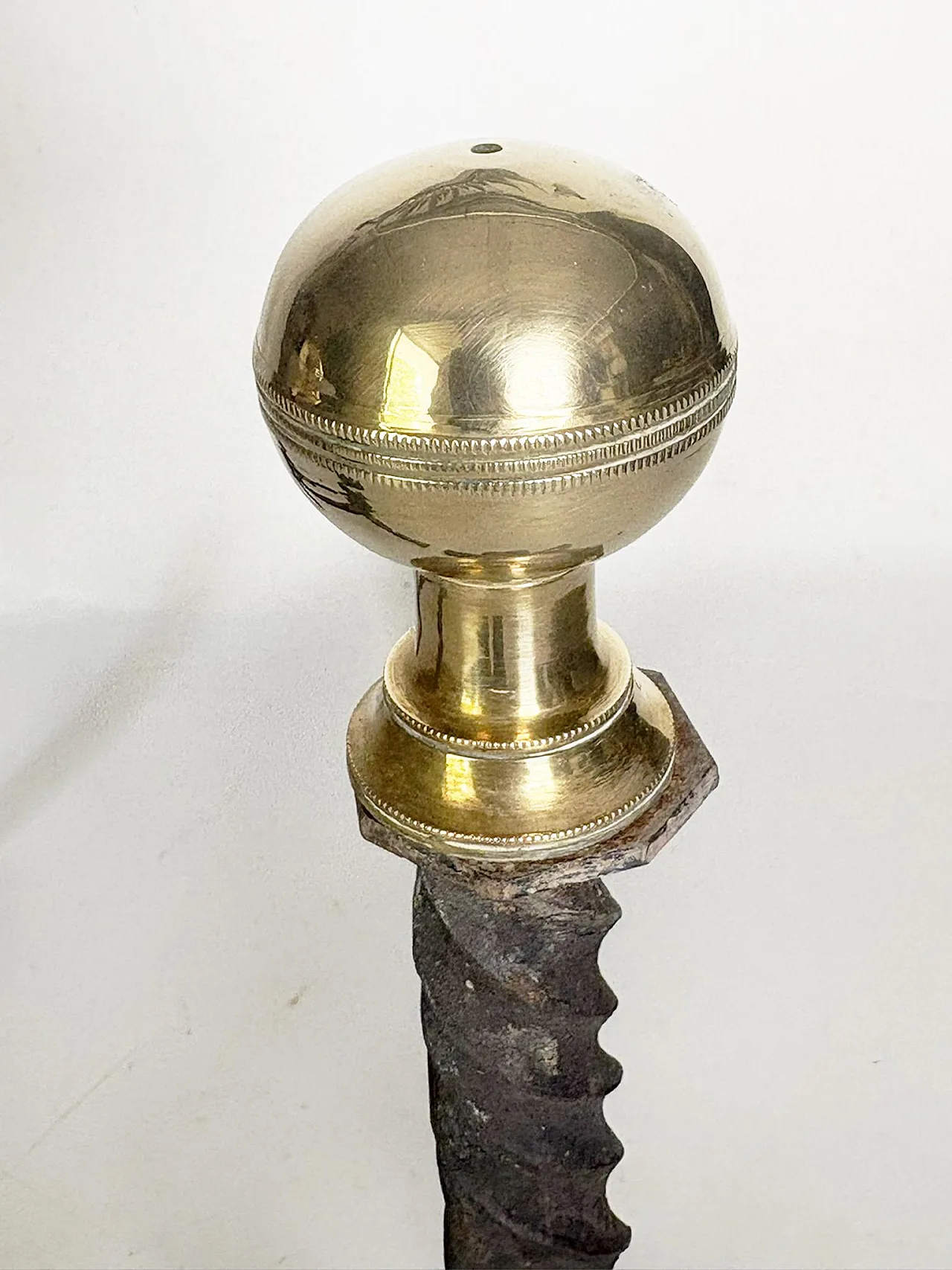 Pair of andirons in cast iron and brass, black and gold, 1960s 6