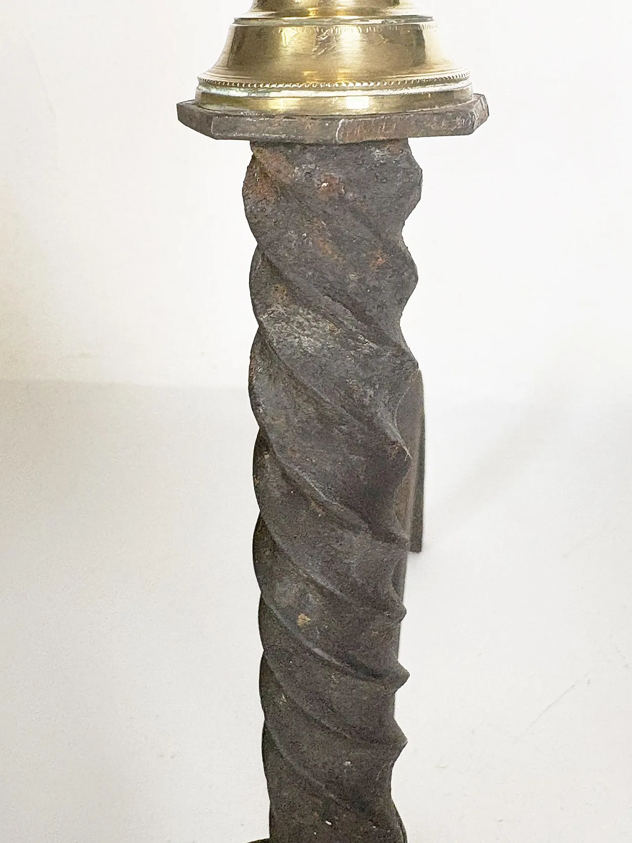 Pair of andirons in cast iron and brass, black and gold, 1960s 9