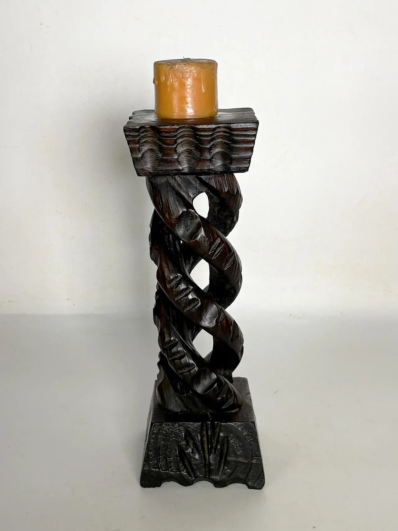 Candelabro rustico in legno, anni ’70 2