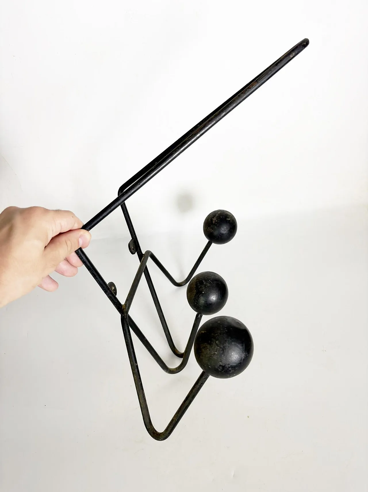 Appendiabiti con palline nere, anni ’60 11