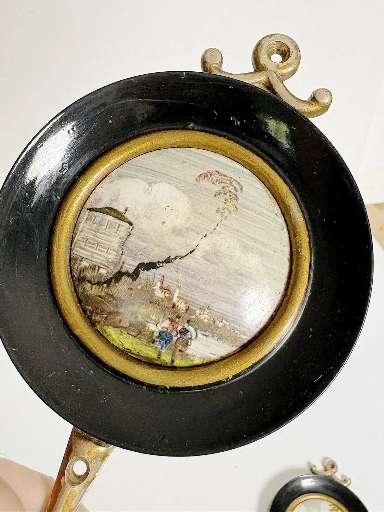 Coppa di appendiabiti in legno e ottone, dipinti a mano, '800 7
