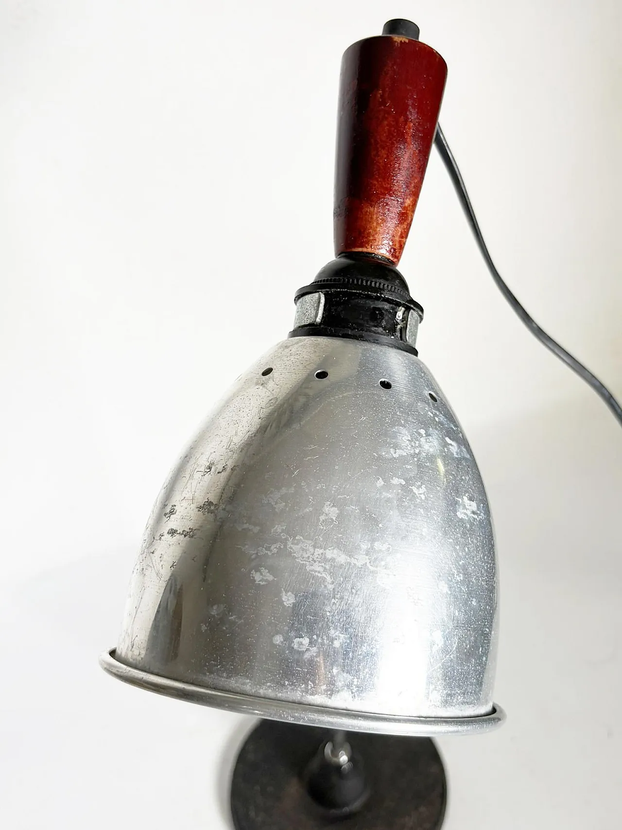 Lampada da tavolo industriale con paralume in alluminio, '900 4