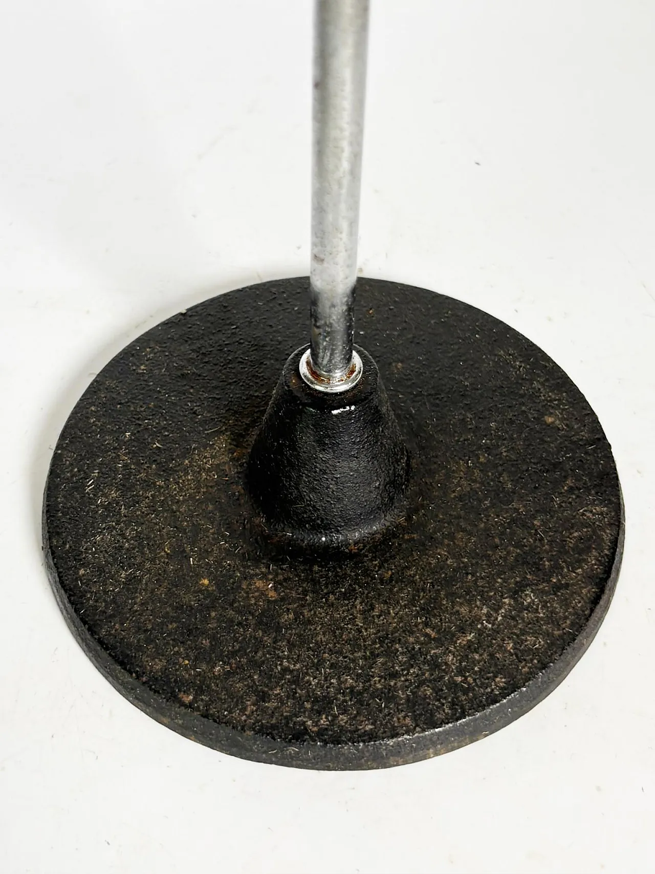 Lampada da tavolo industriale con paralume in alluminio, '900 7