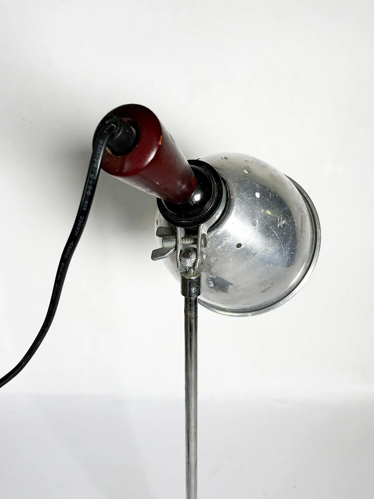 Lampada da tavolo industriale con paralume in alluminio, '900 9