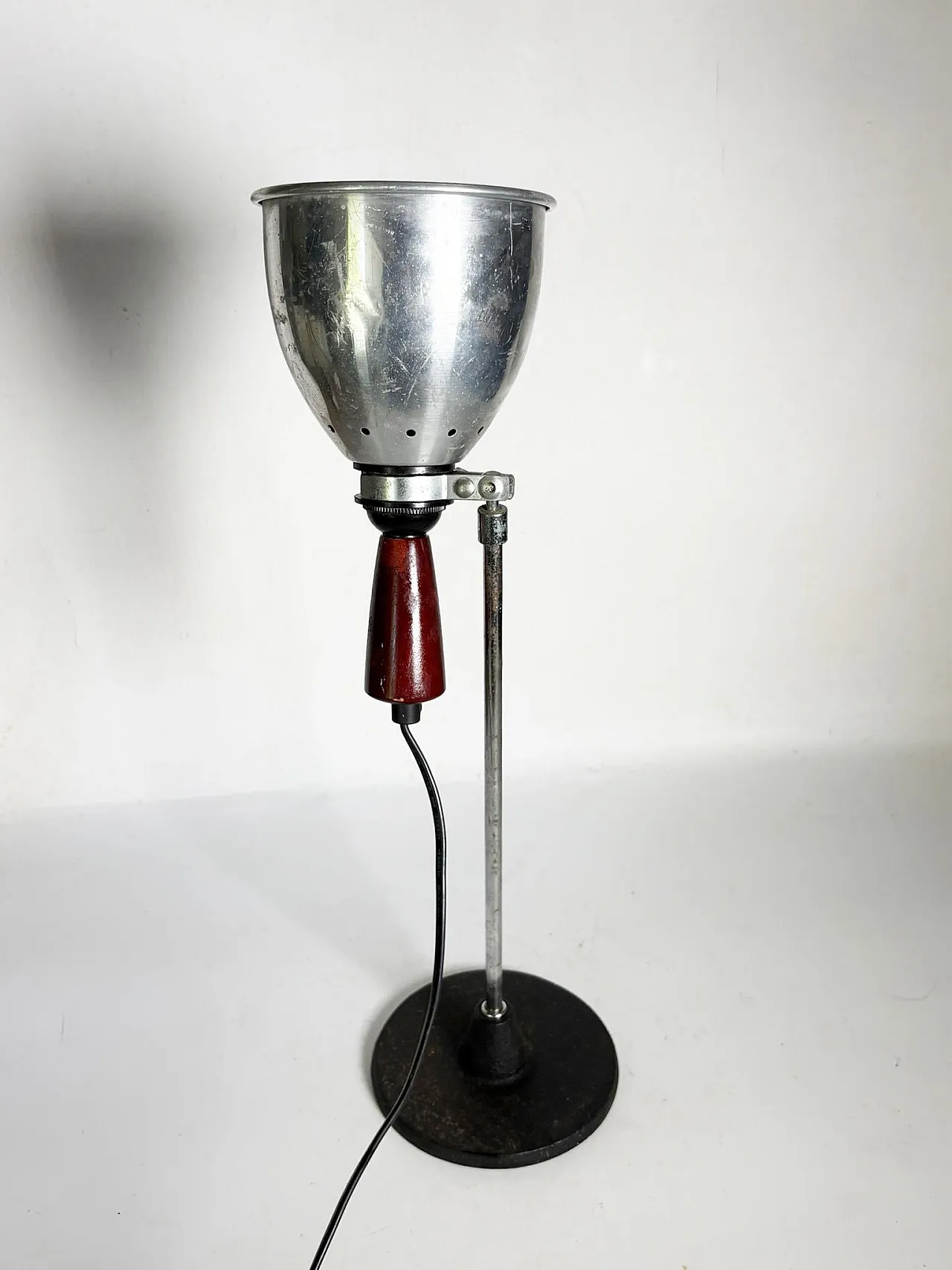 Lampada da tavolo industriale con paralume in alluminio, '900 12