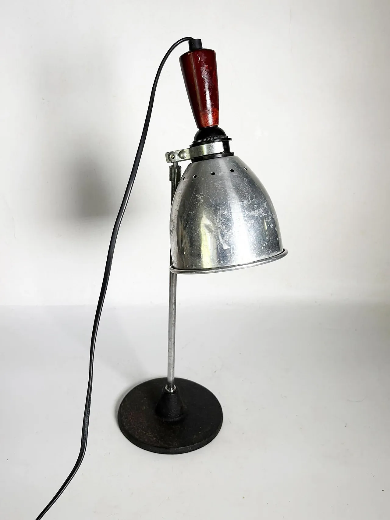 Lampada da tavolo industriale con paralume in alluminio, '900 13
