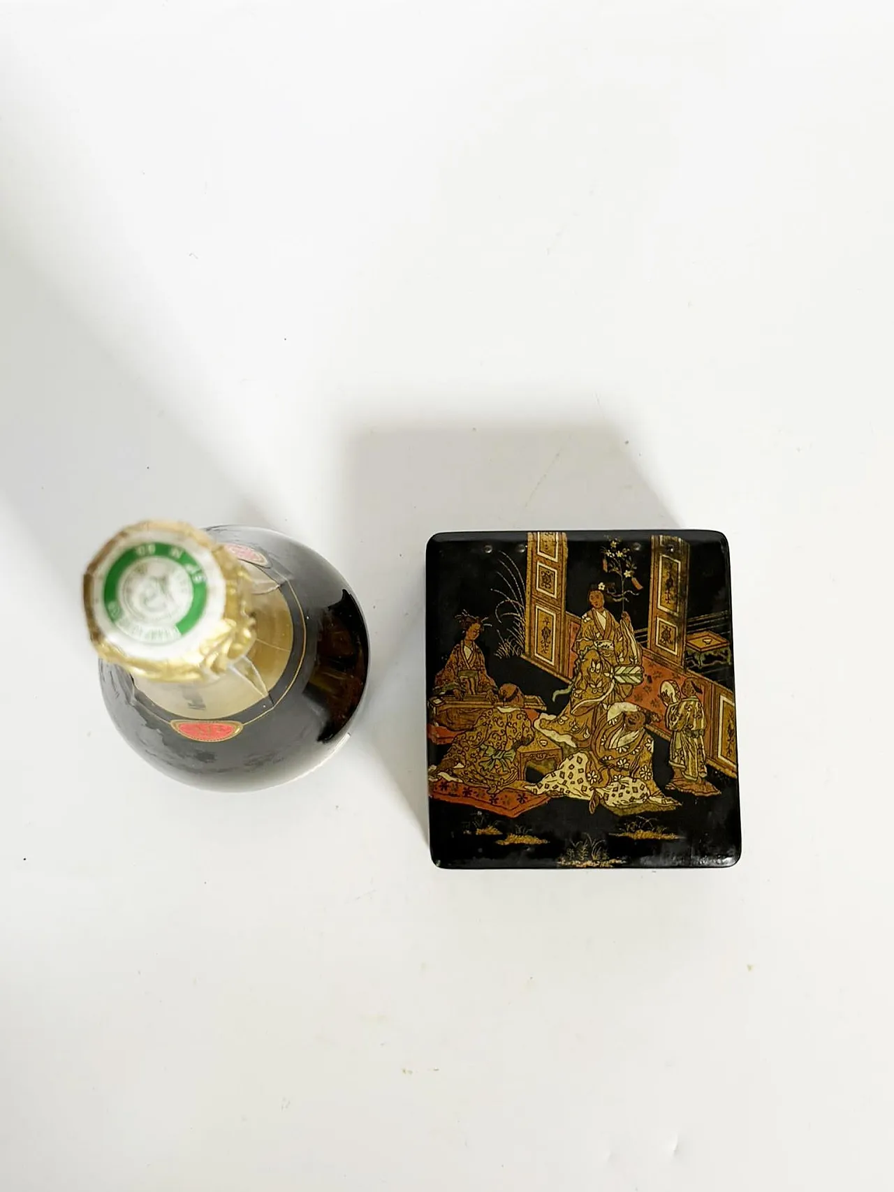 Scatola in cartapesta con decorazioni dipinte a mano, '800 6