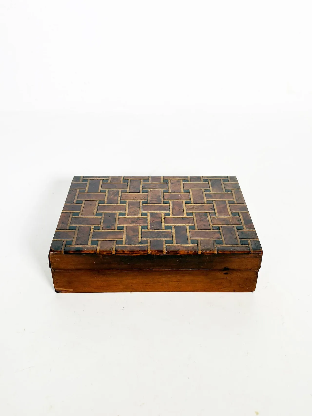 Scatola di legno con decorazioni geometriche, anni '40 2