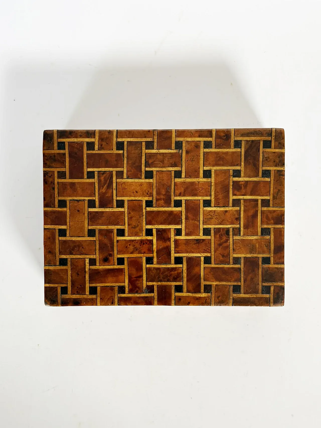 Scatola di legno con decorazioni geometriche, anni '40 5