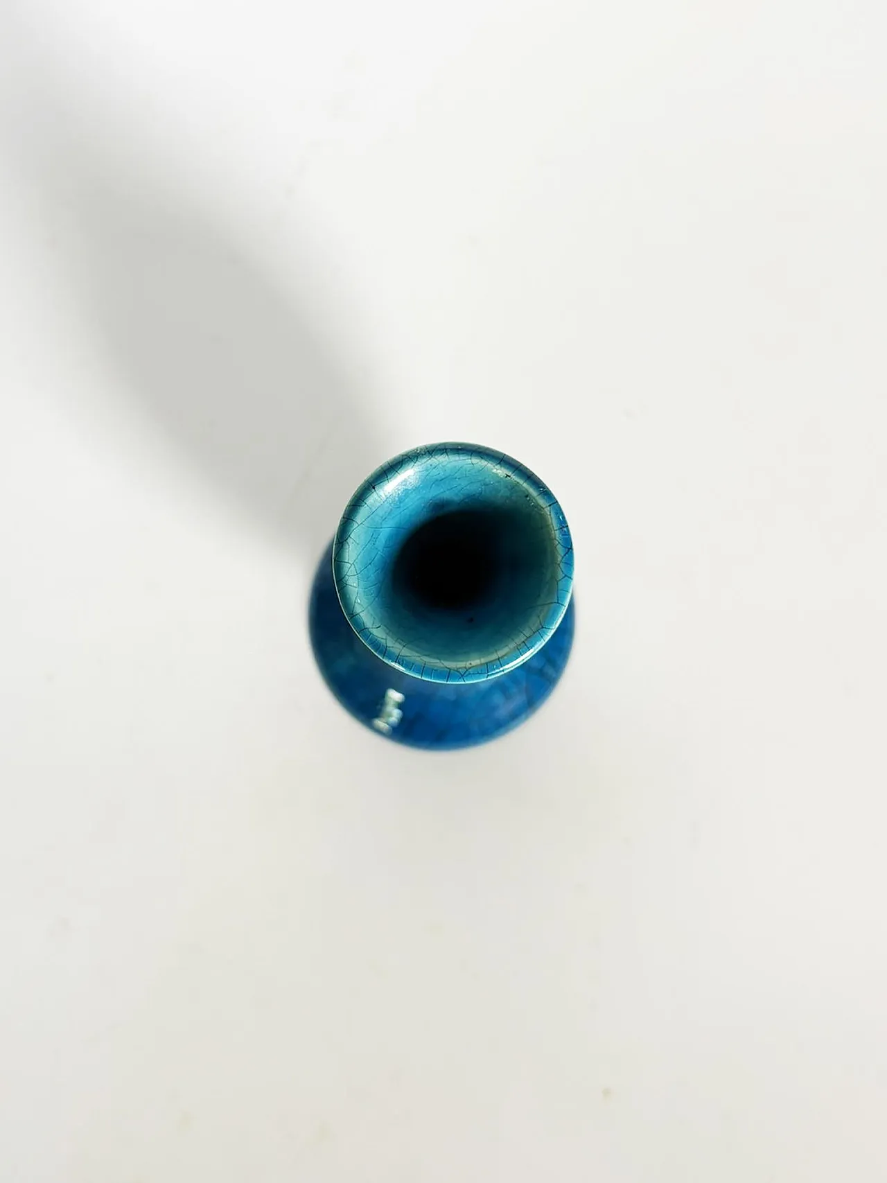 Vaso in ceramica blu craquelé, anni '60 5