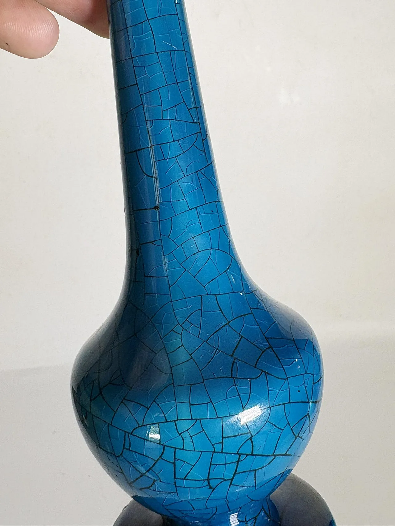 Vaso in ceramica blu craquelé, anni '60 9