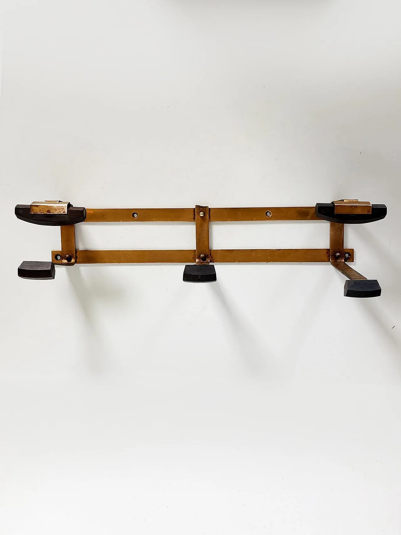 Appendiabiti in rame e legno, '800 19
