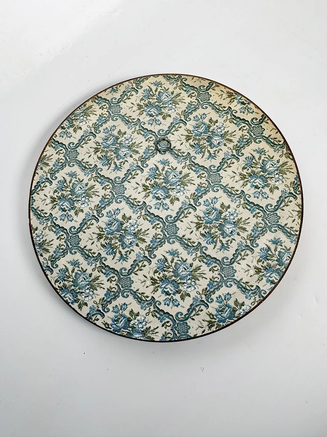 Silk embroidery artwork in a gilt frame, 19th century 11