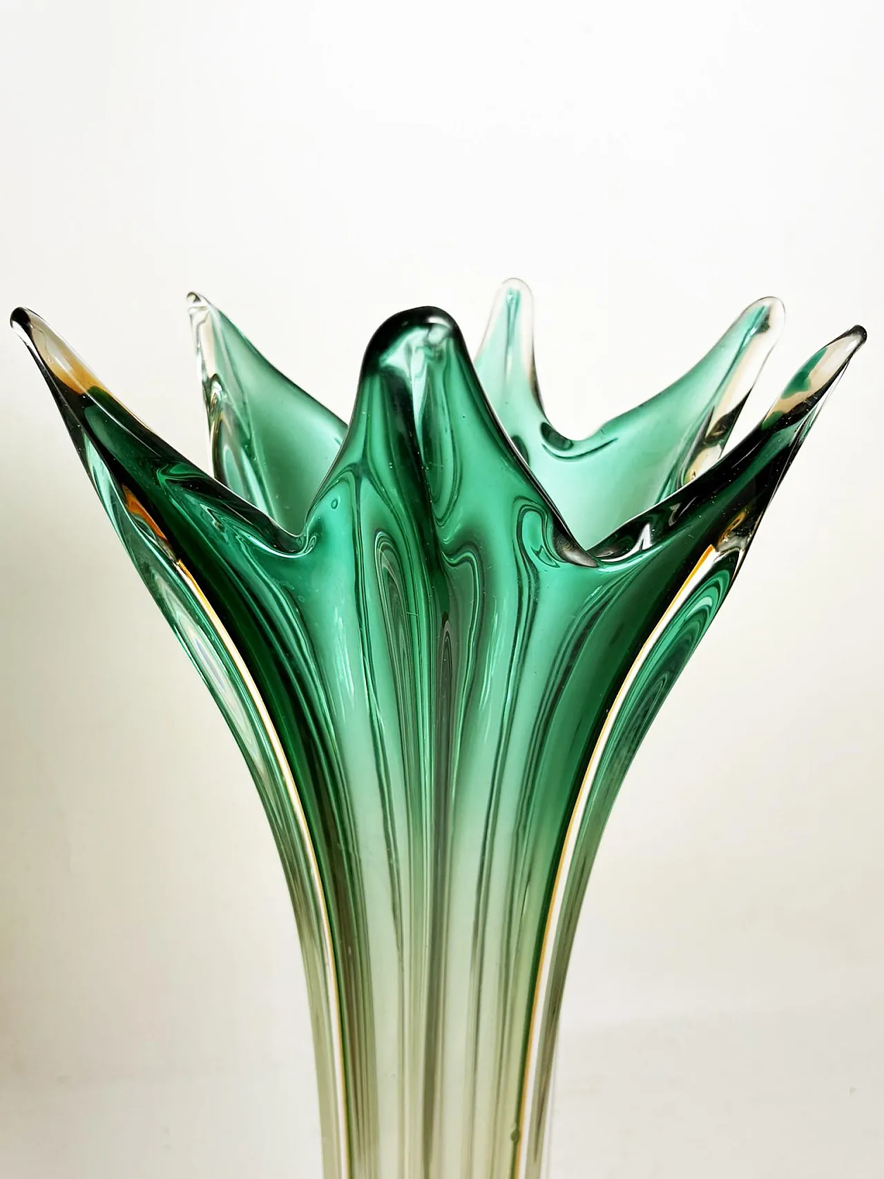 Grande vaso verde e trasparente, anni '50 11