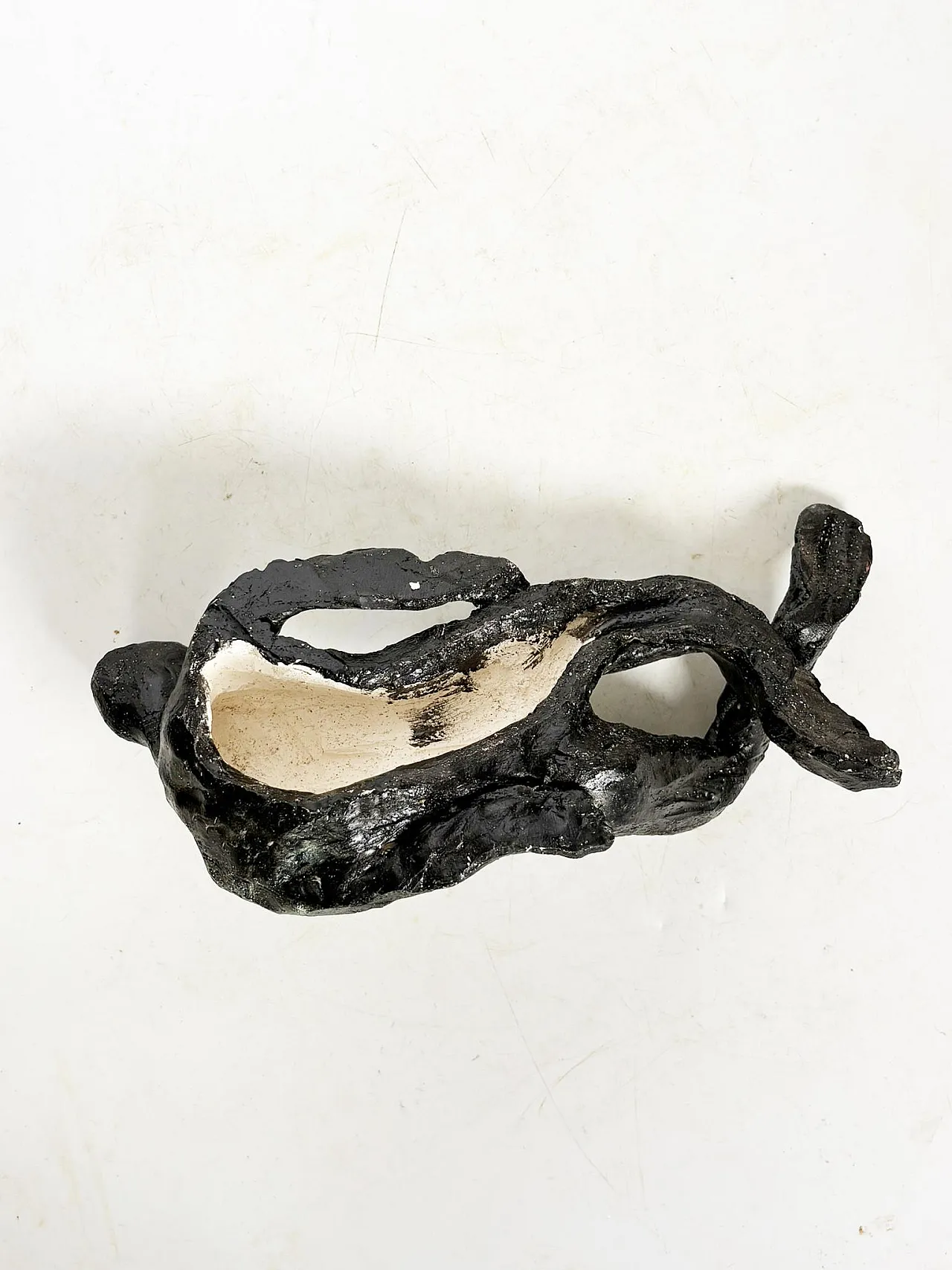 Scultura di donna reclinata in argilla Chamotte, anni '70 9