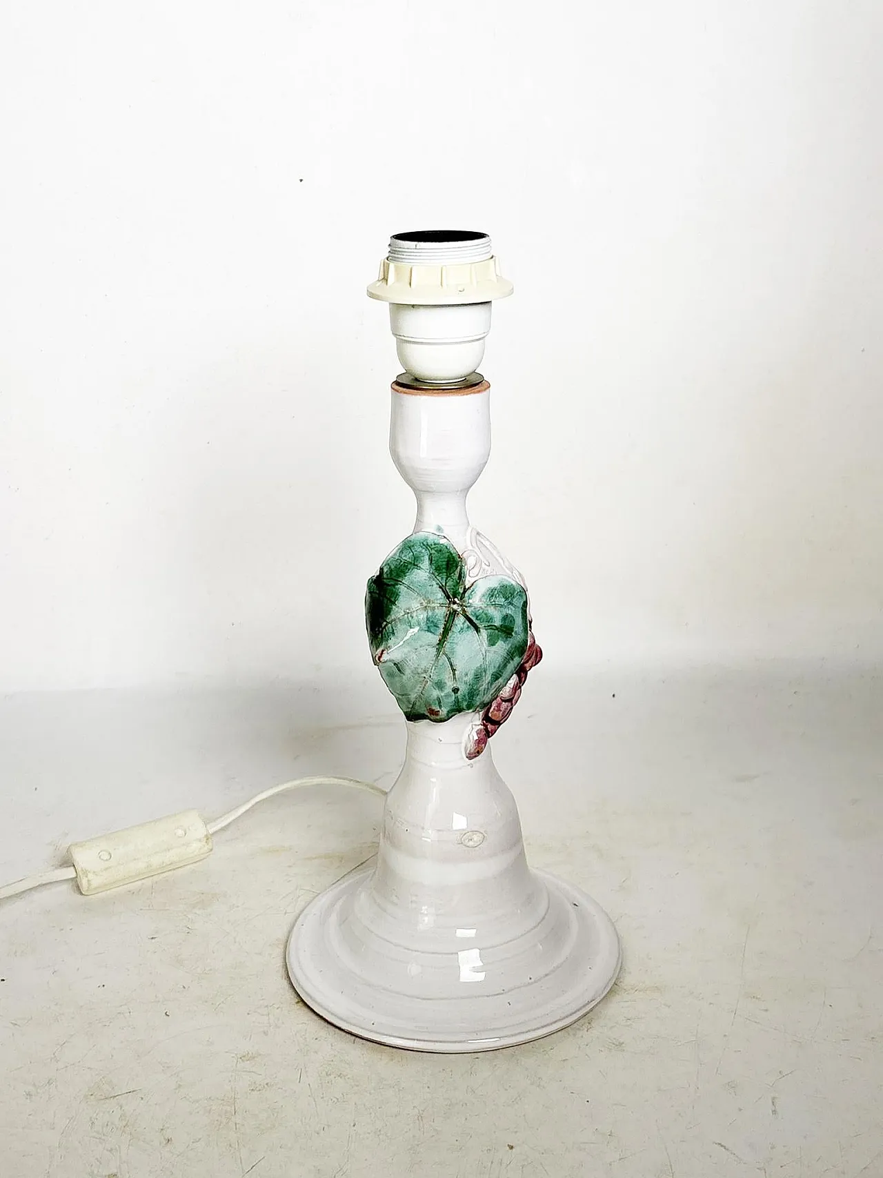 Lampada da tavolo in ceramica bianca, anni '80 2