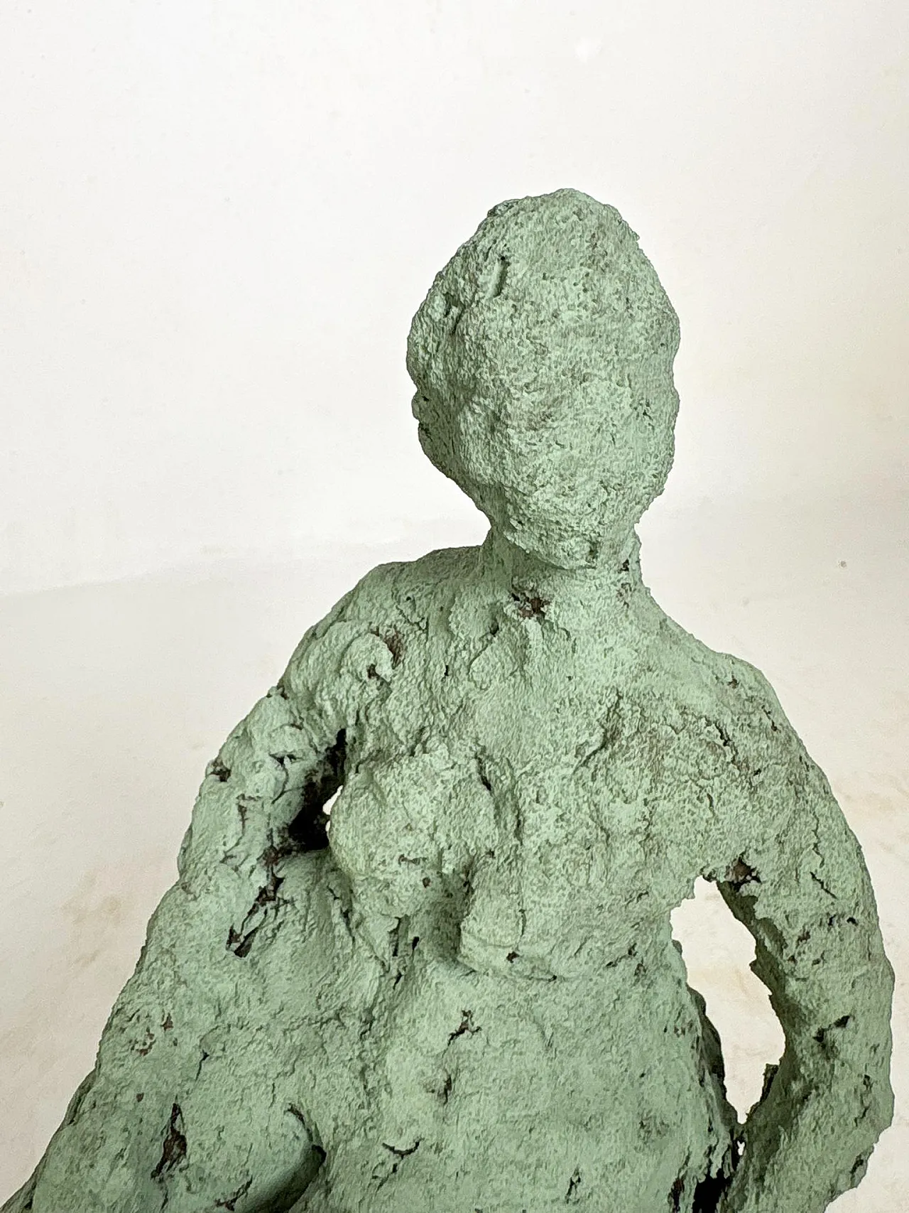 Coppia di sculture in argilla verde, anni '70 5