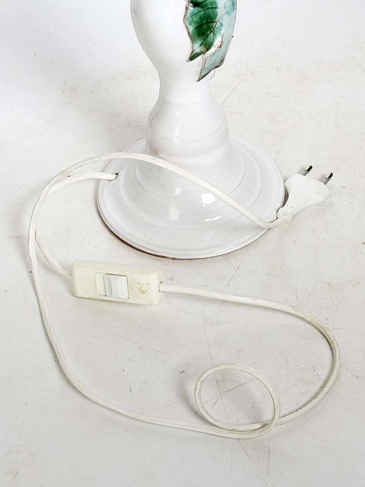 Lampada da tavolo in ceramica bianca, anni '80 8