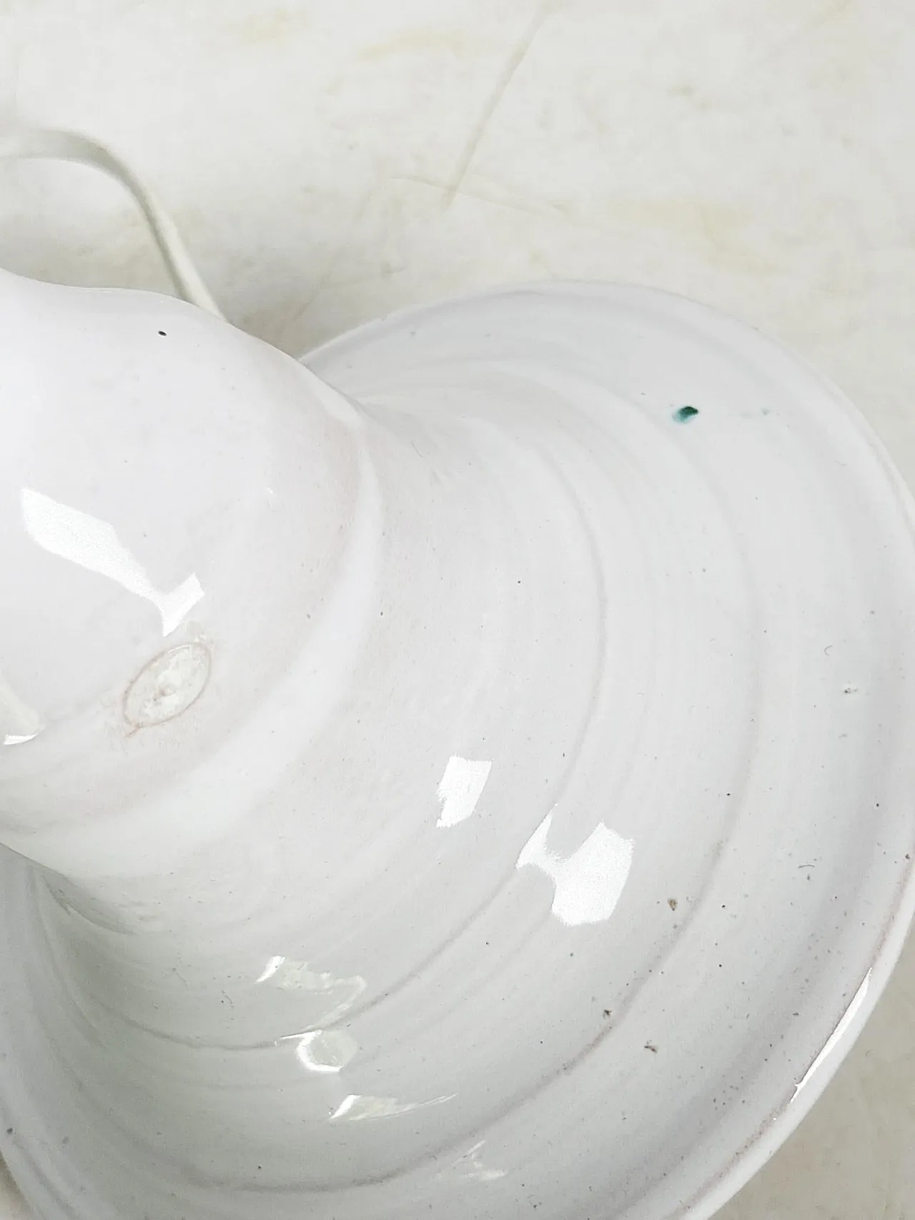 Lampada da tavolo in ceramica bianca, anni '80 9