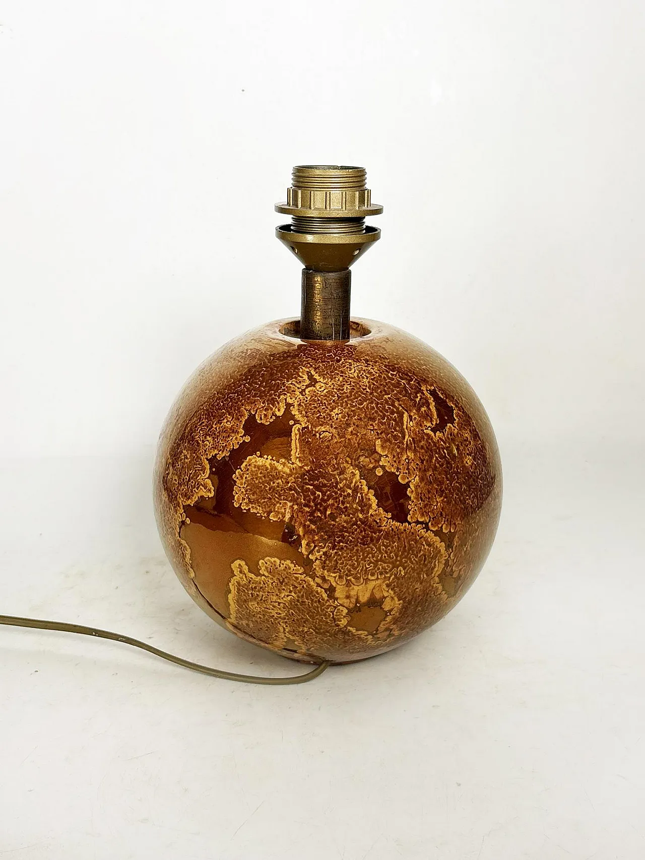 Tavolo in vetro dipinto marrone con effetto paglia d'oro, anni '70 2