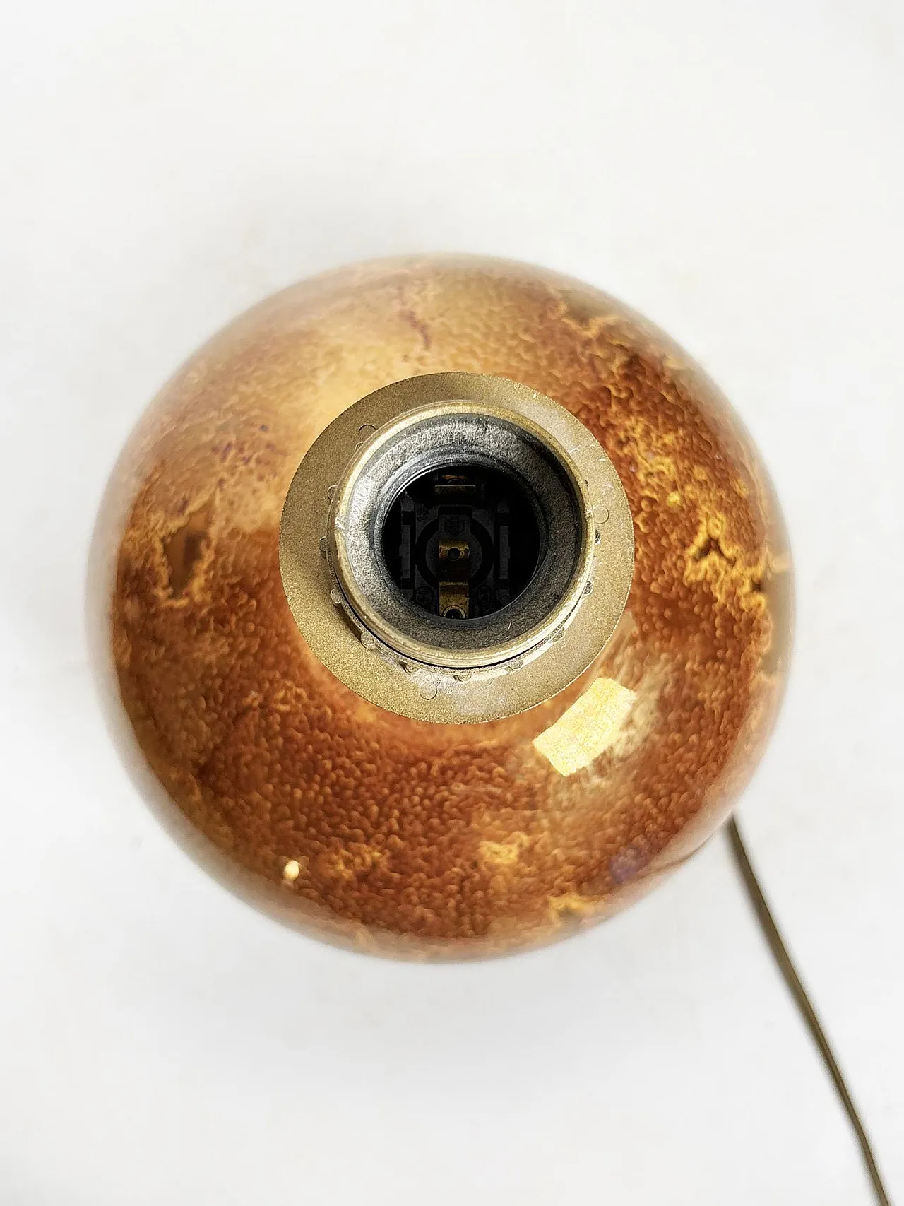 Tavolo in vetro dipinto marrone con effetto paglia d'oro, anni '70 6