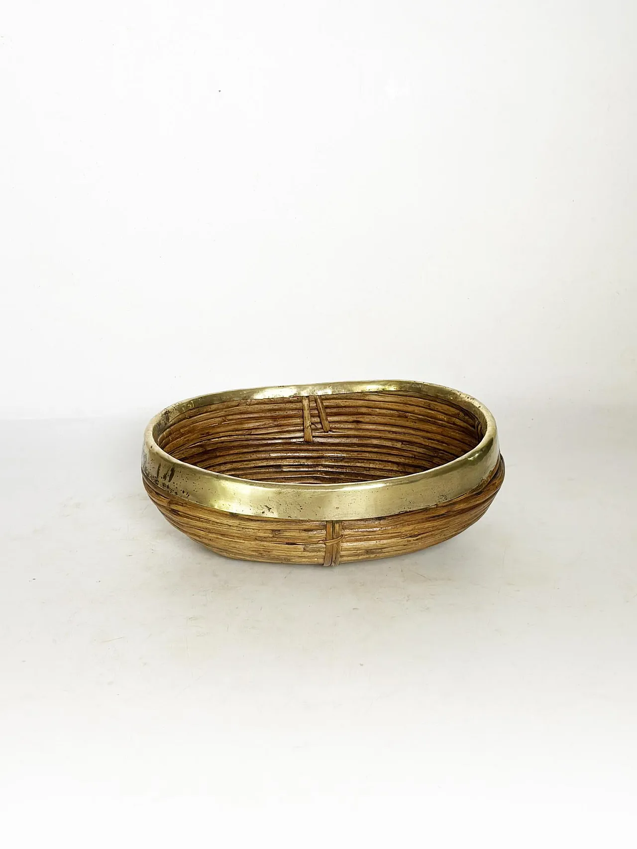 Cestino in giunco e ottone, stile Costa Azzurra, anni '50 2