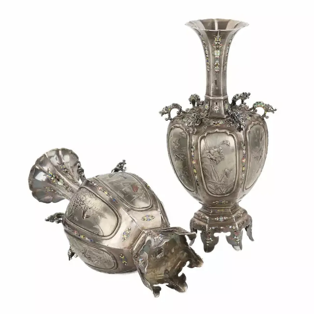 Coppia di vasi giapponesi in argento, fine '800 3