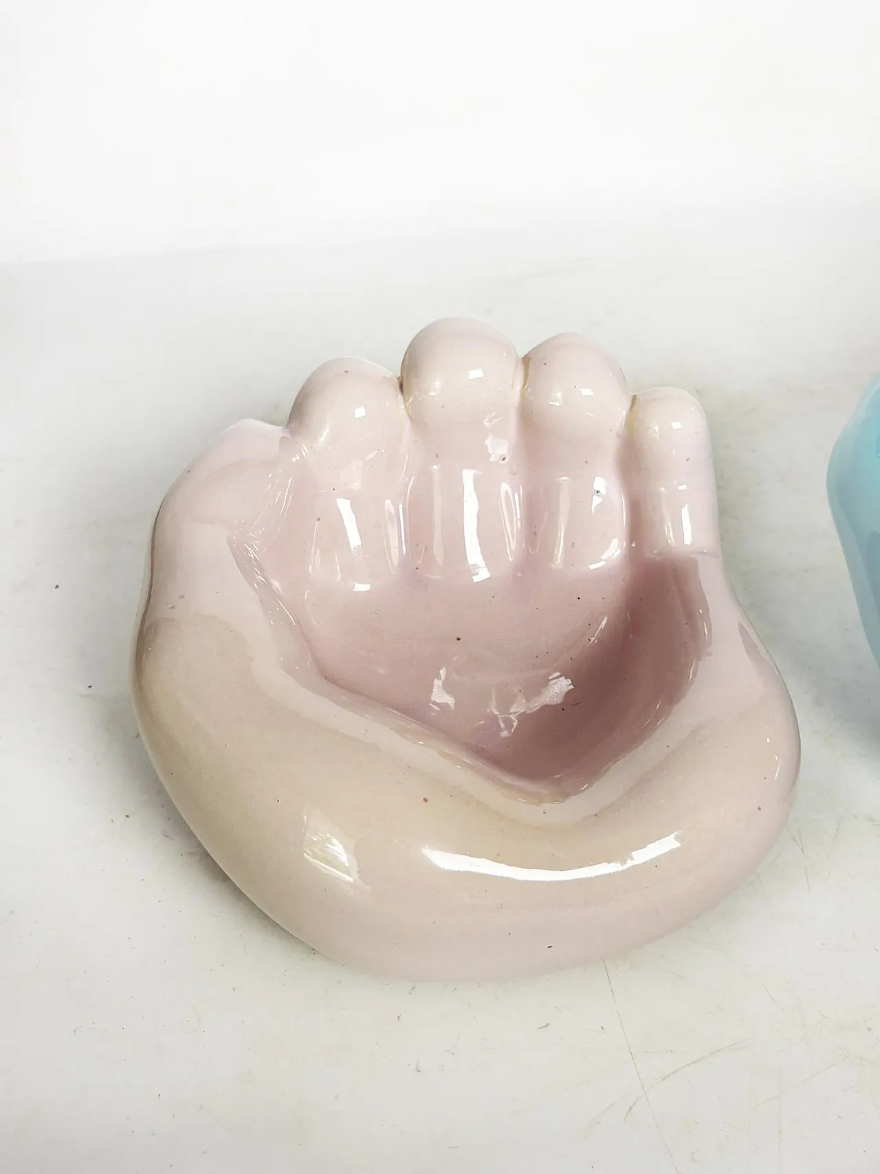 Pair of blue and green bear paw ceramic ashtrays, 1970s 5
