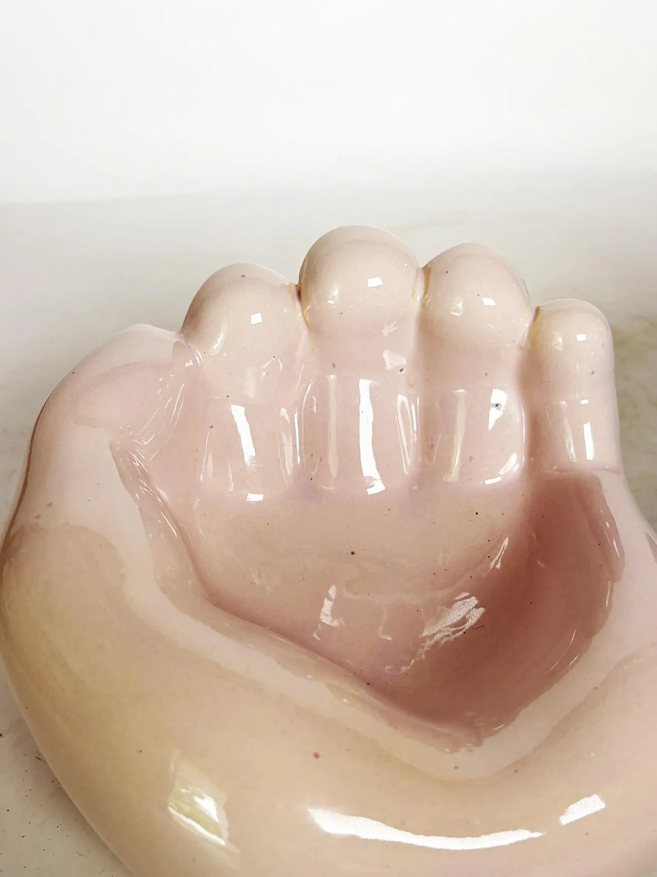 Pair of blue and green bear paw ceramic ashtrays, 1970s 6
