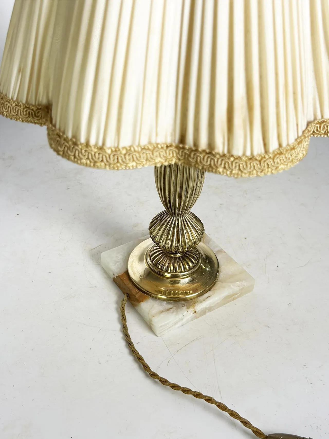 Lampada da tavolo in ottone con paralume Art Nouveau, anni '20 14