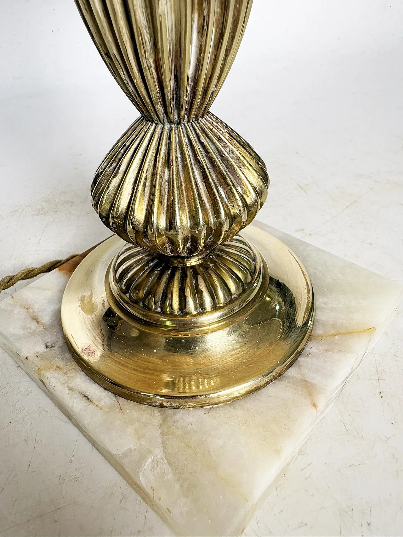 Lampada da tavolo in ottone con paralume Art Nouveau, anni '20 17
