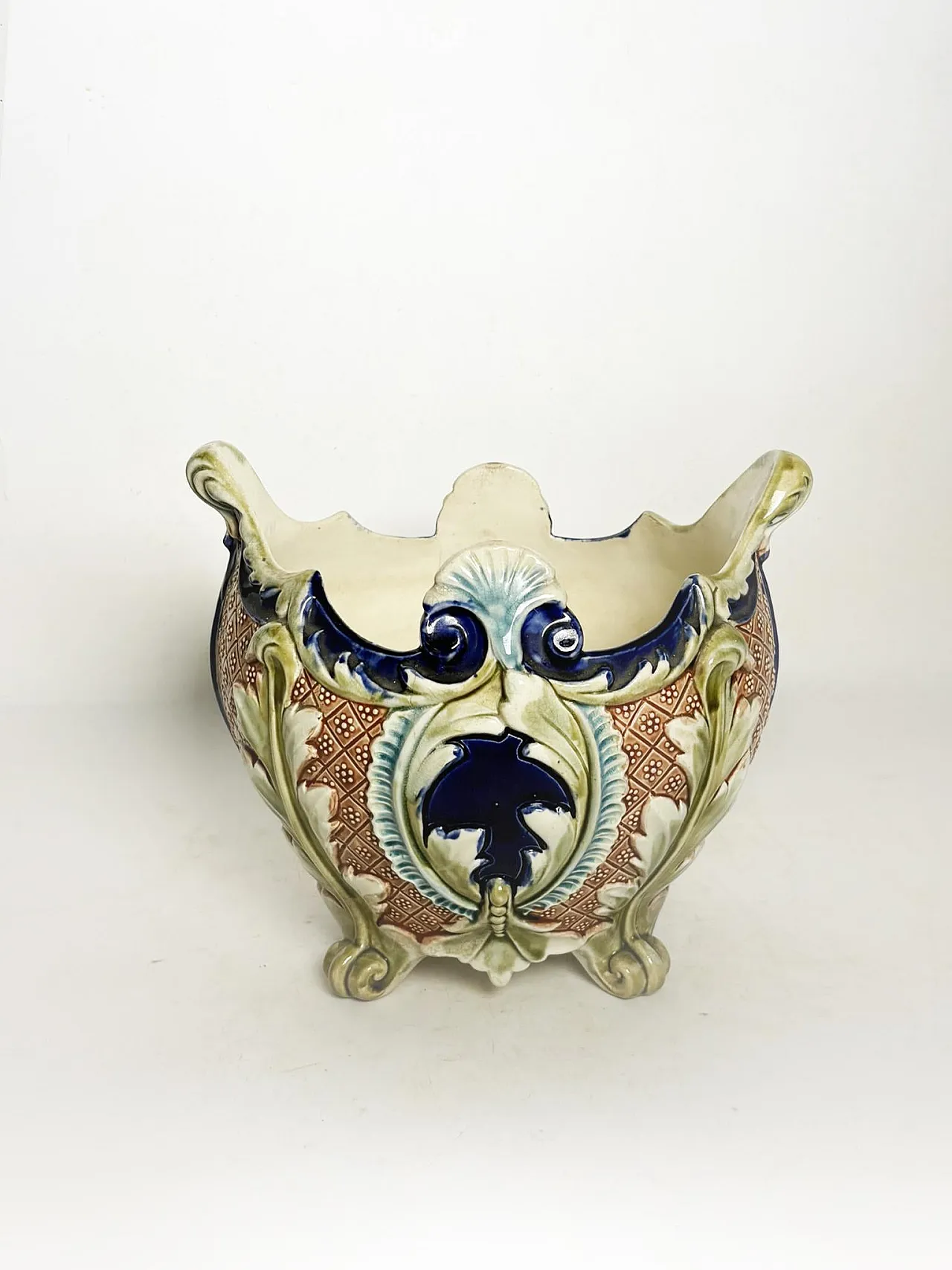 Majolica ceramic planter, 19th century 2