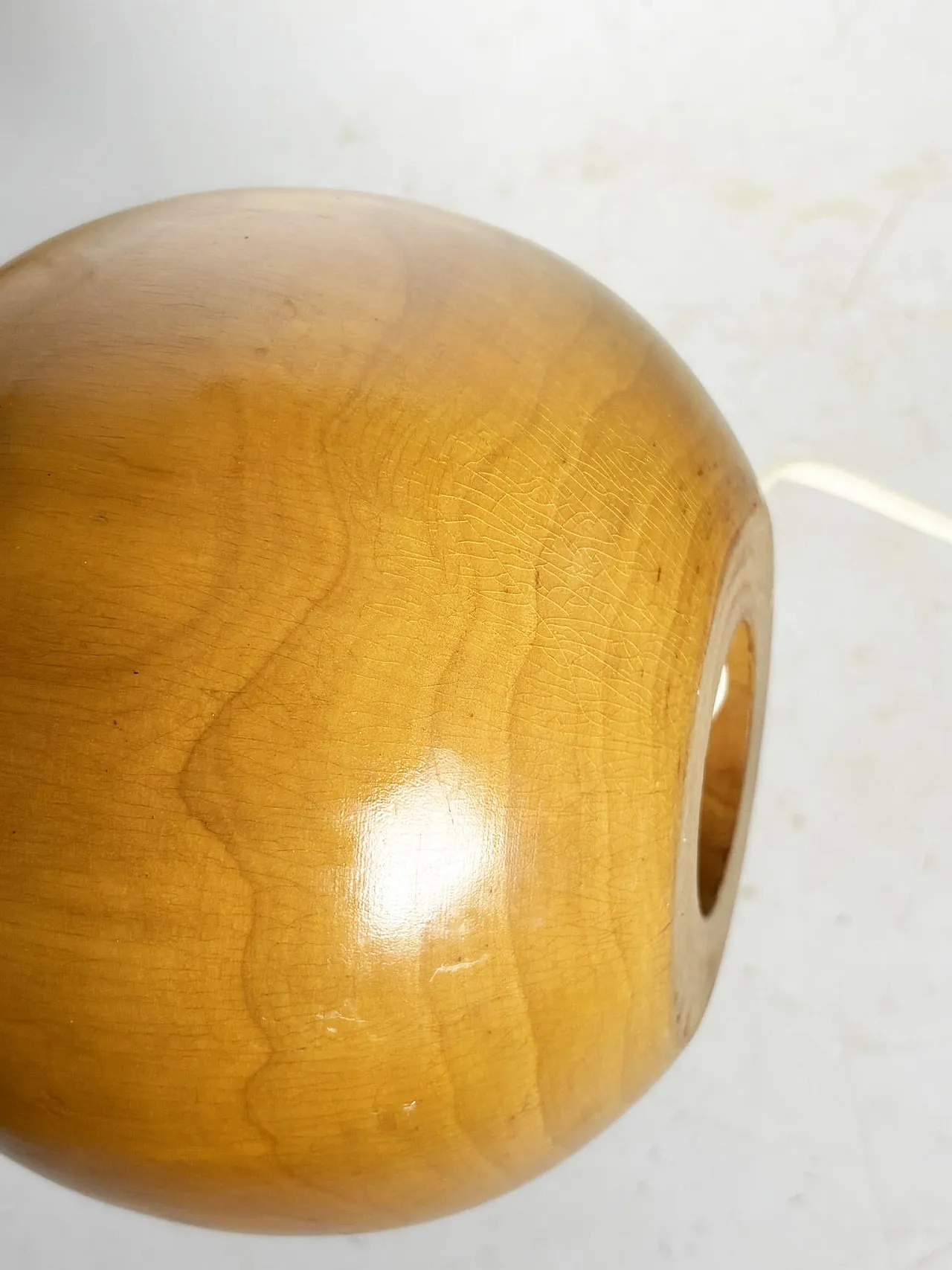 Lampada da tavolo a sfera in legno, anni '80 7