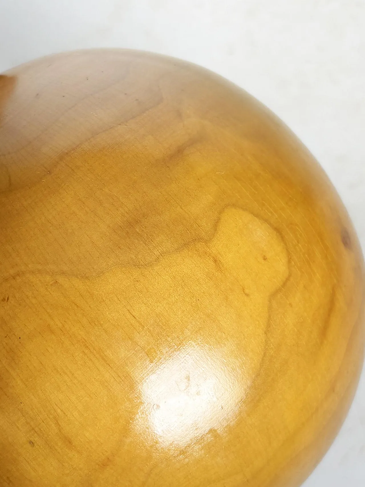 Lampada da tavolo a sfera in legno, anni '80 8